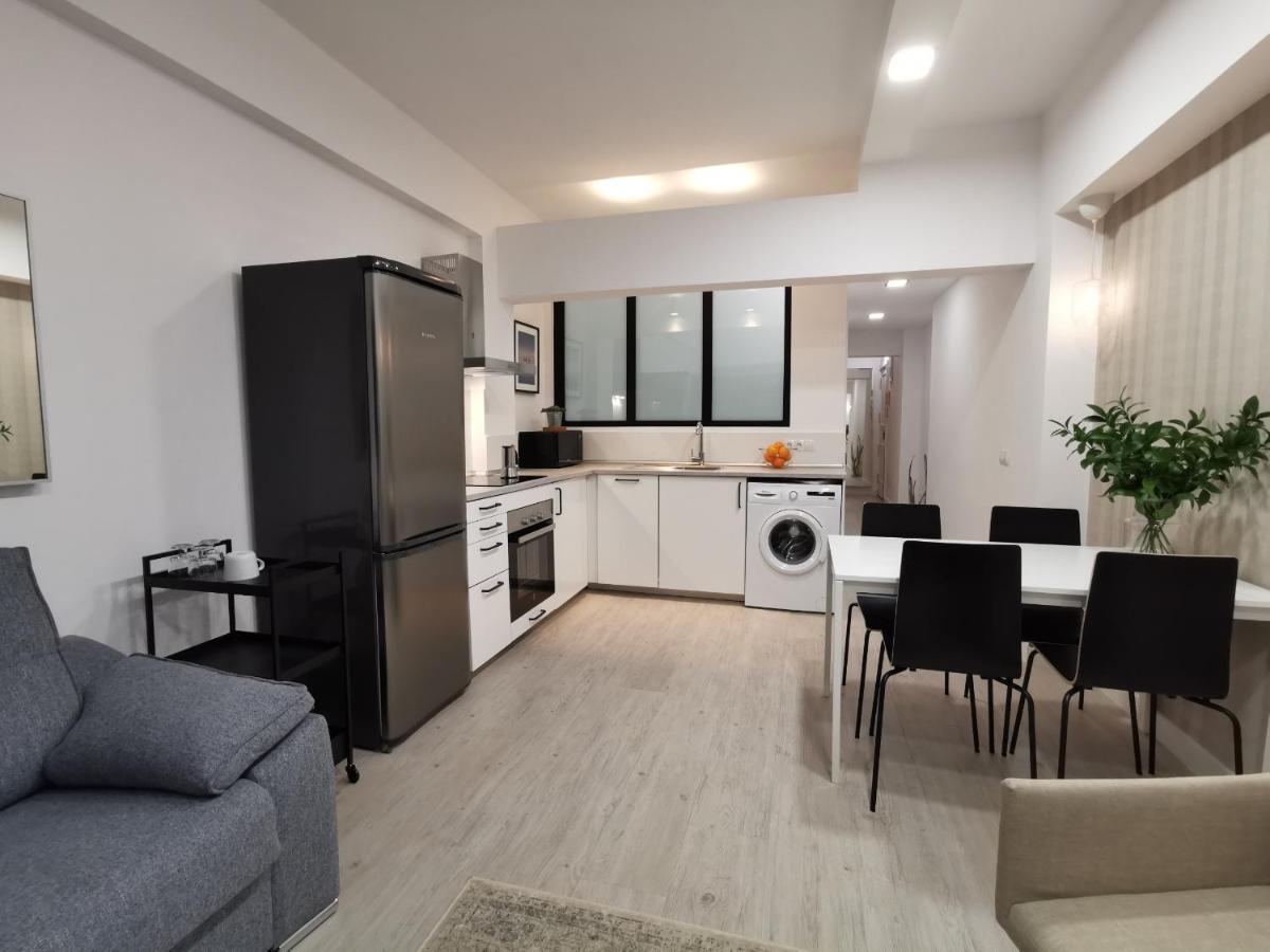 Homeforguest Apartamento Con Vistas A Las Canteras Las Palmas Buitenkant foto