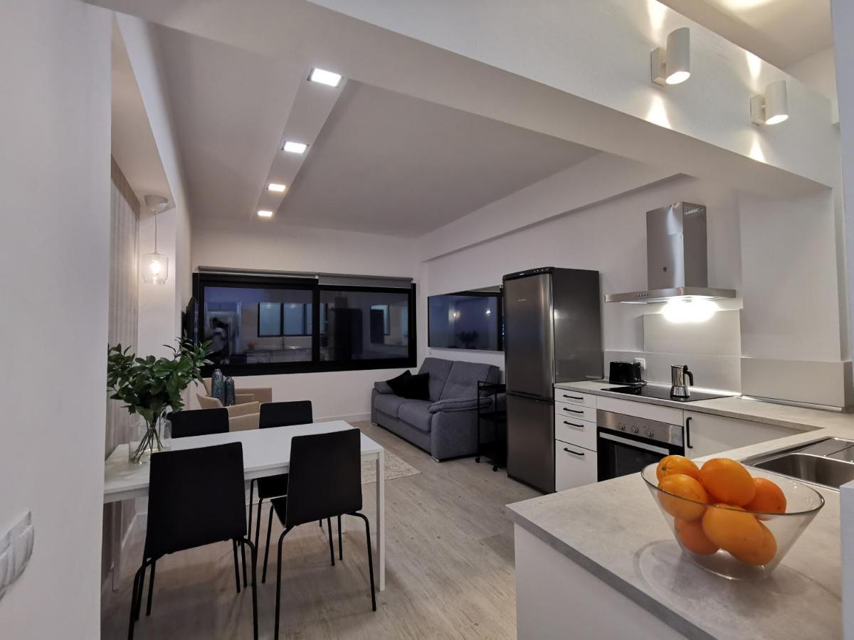 Homeforguest Apartamento Con Vistas A Las Canteras Las Palmas Buitenkant foto